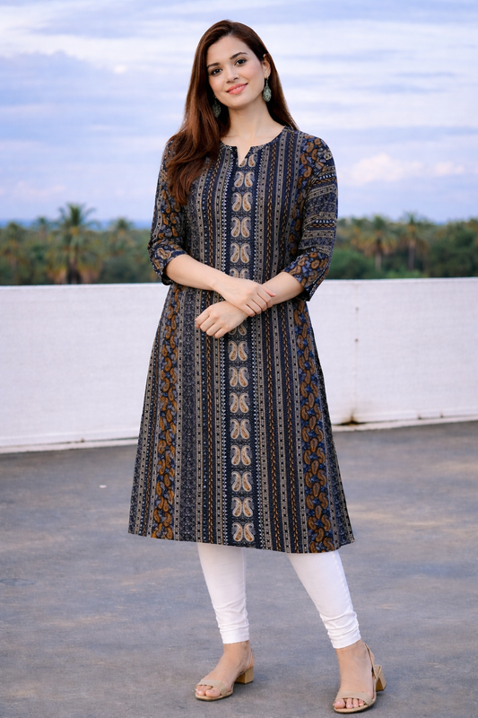 Light gray Ethnic Printed Women Kurti with White Leggings – Classic Everyday Wear